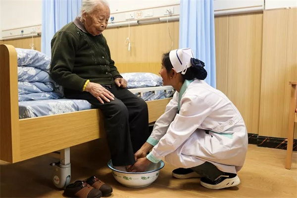 杭州康復養老之家是杭州康復醫院,杭州養老院,杭州公立康復中心,杭州醫養結合護理院信息一站式分享平臺。 杭州康復養老之家是杭州康復醫院,杭州養老院,杭州公立康復中心,杭州醫養結合護理院信息一站式分享平臺。